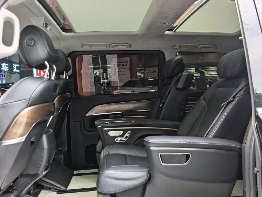 Mercedes-Benz V-Class — миниатюра 9