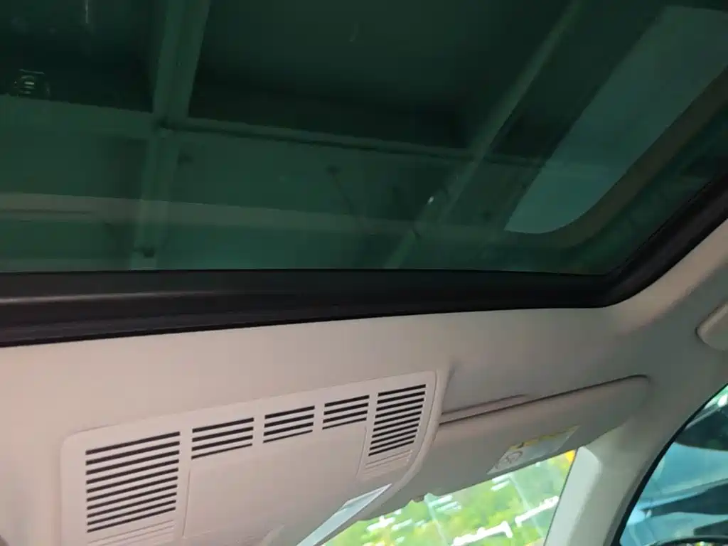 Volkswagen Touareg — миниатюра 18