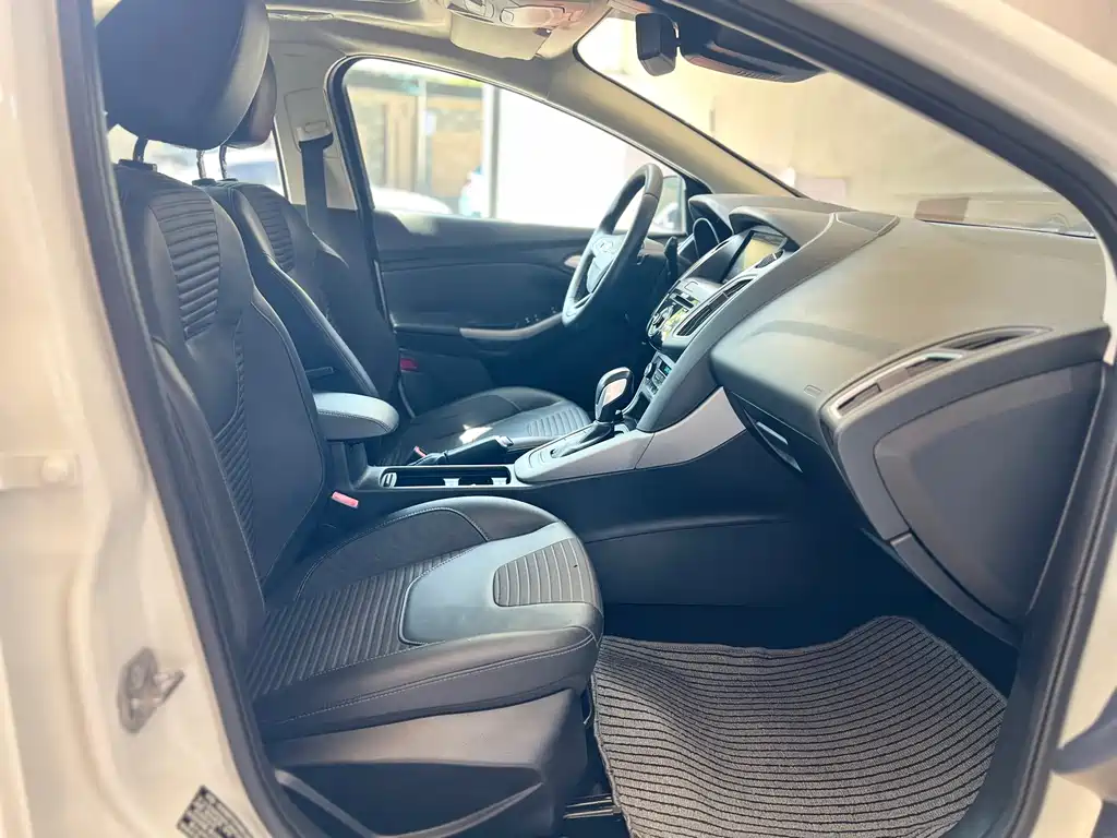 Ford Focus — миниатюра 10