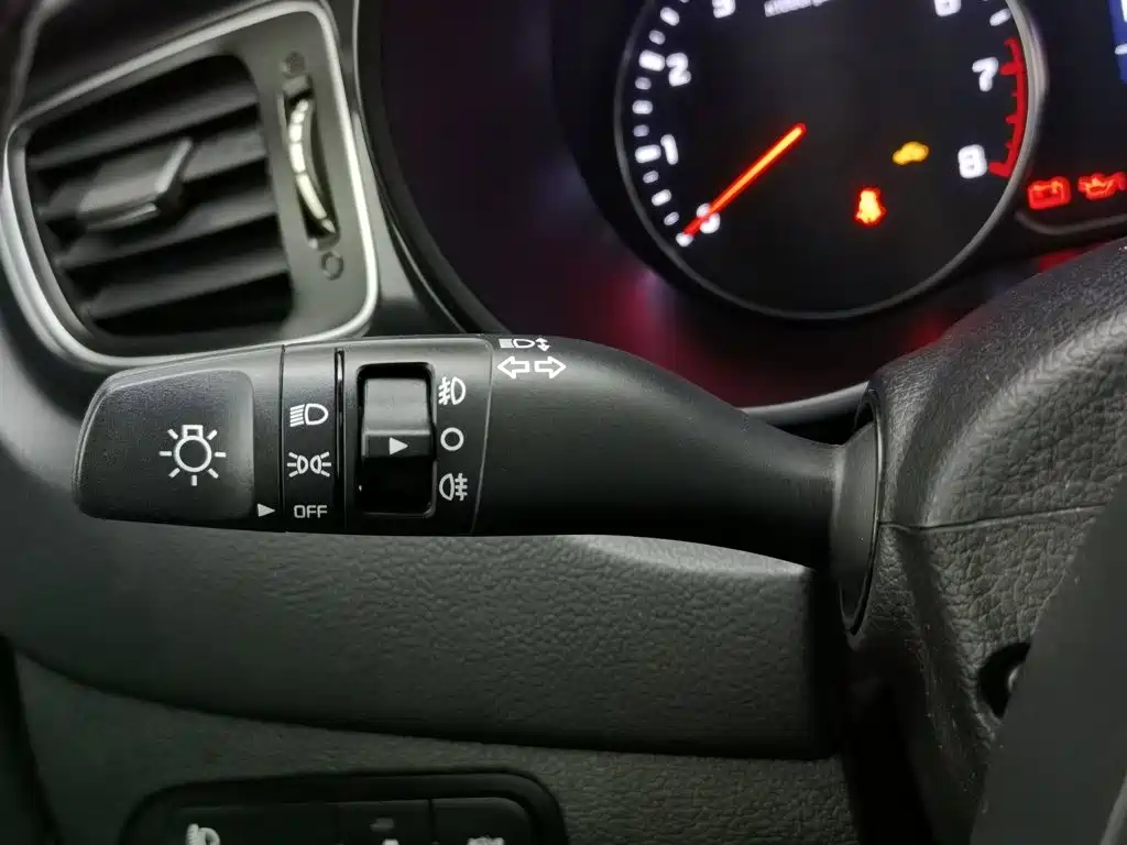 Kia Carens — миниатюра 21
