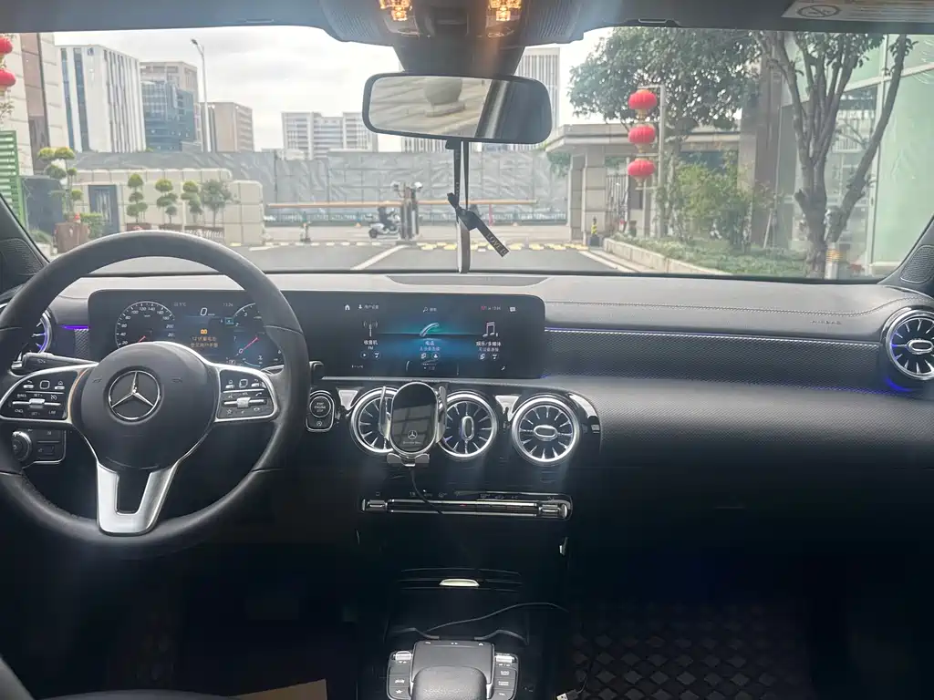 Mercedes-Benz A-Class — миниатюра 9