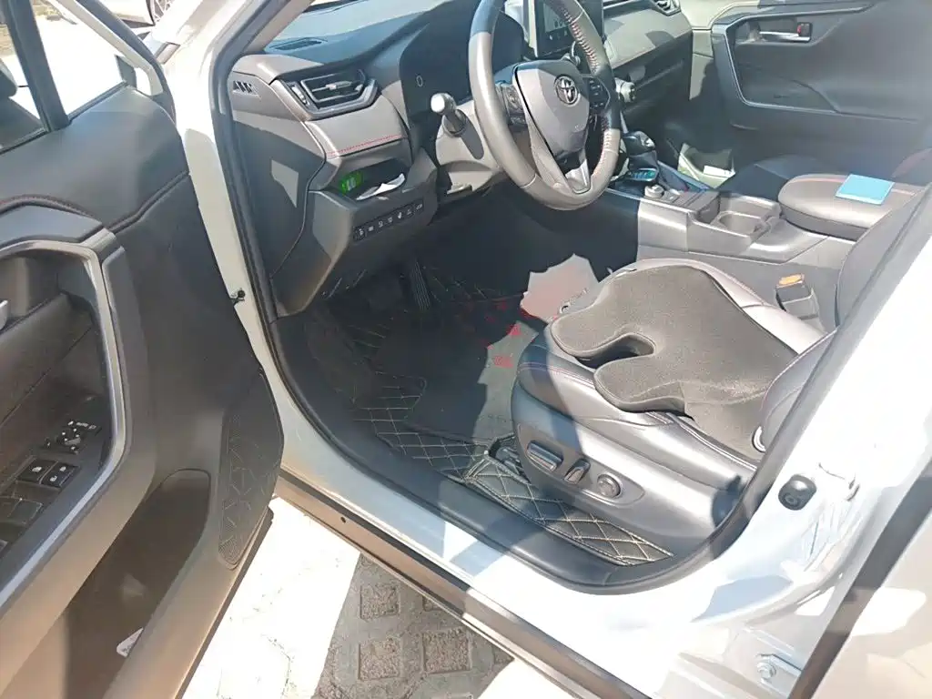 Toyota Wildlander New Energy — миниатюра 12