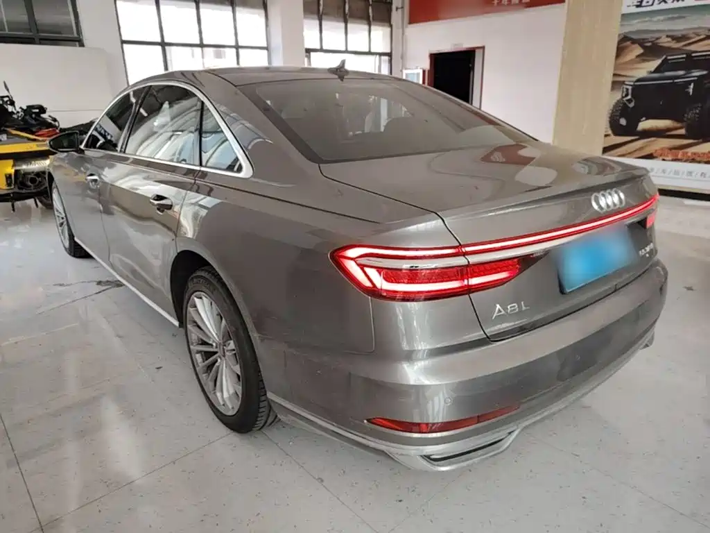 Audi A8 — миниатюра 5