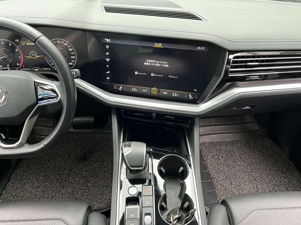 Volkswagen Touareg — миниатюра 7