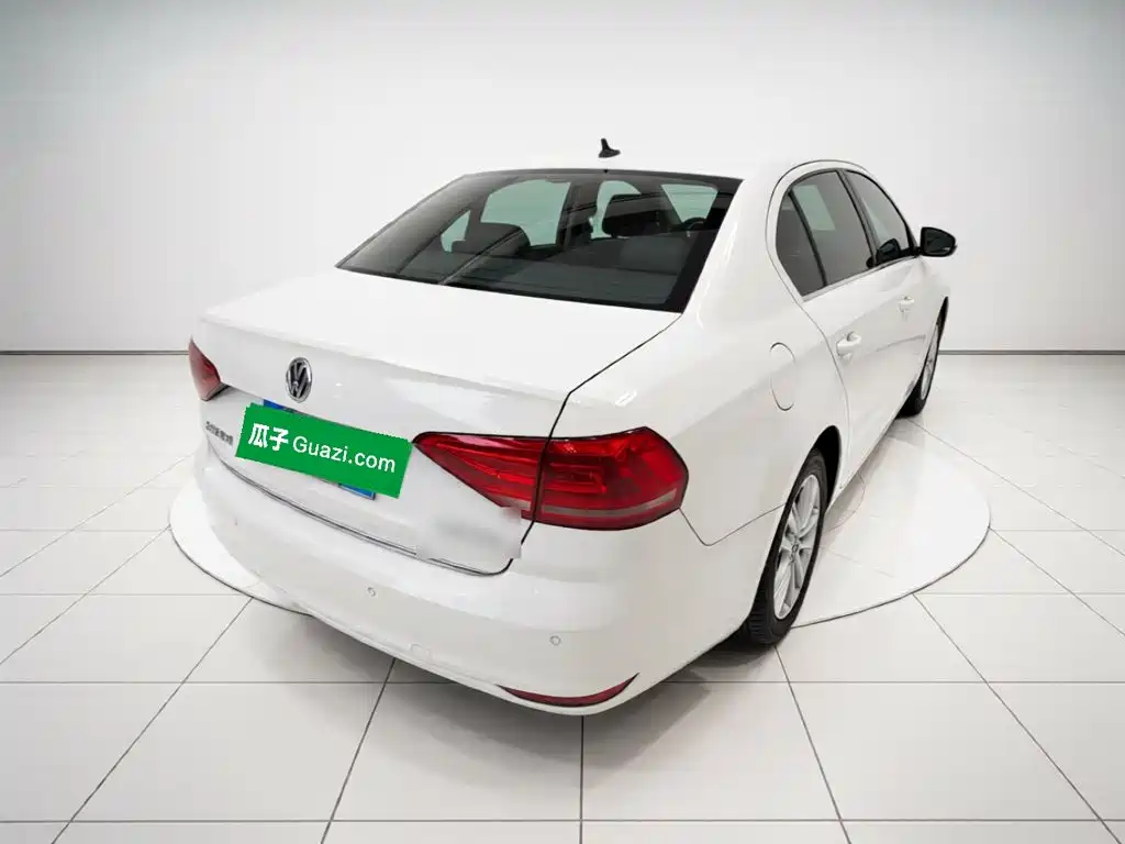 Volkswagen Lavida — миниатюра 6