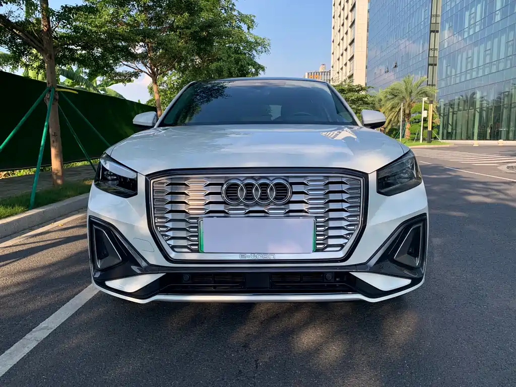 Audi Q2L e-tron 2022 Q2L e-tron Smart