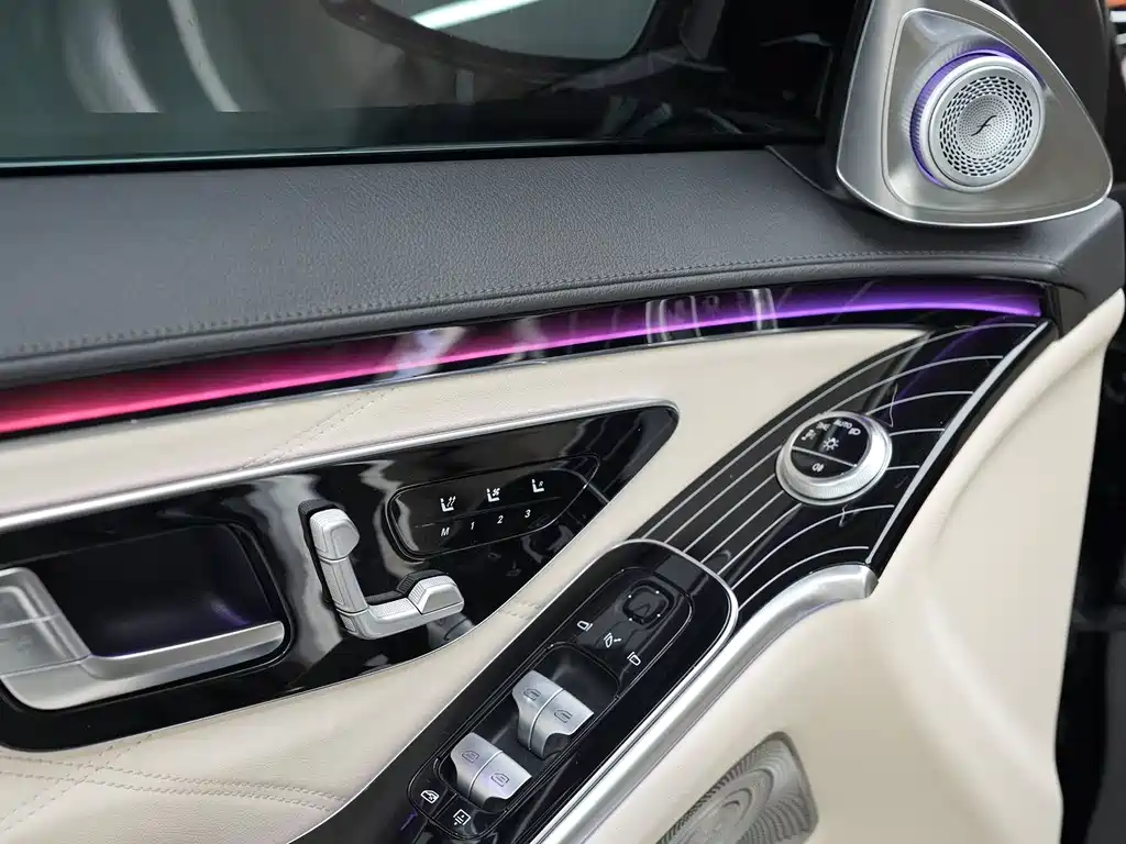 Mercedes-Benz S-Class — миниатюра 12
