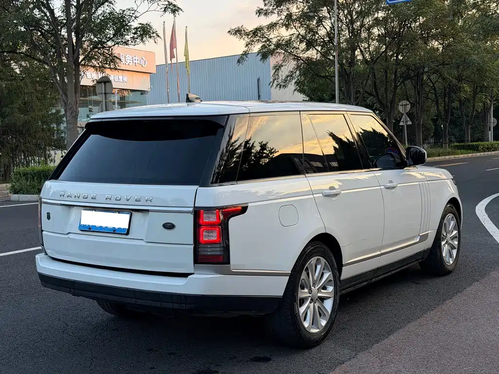 Land Rover Range Rover — миниатюра 6