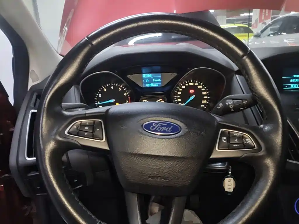 Ford Focus — миниатюра 11