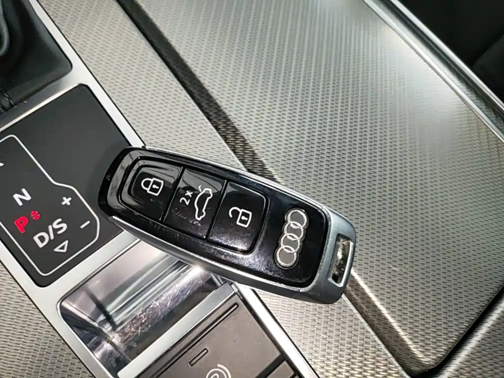 Audi A6L — миниатюра 9