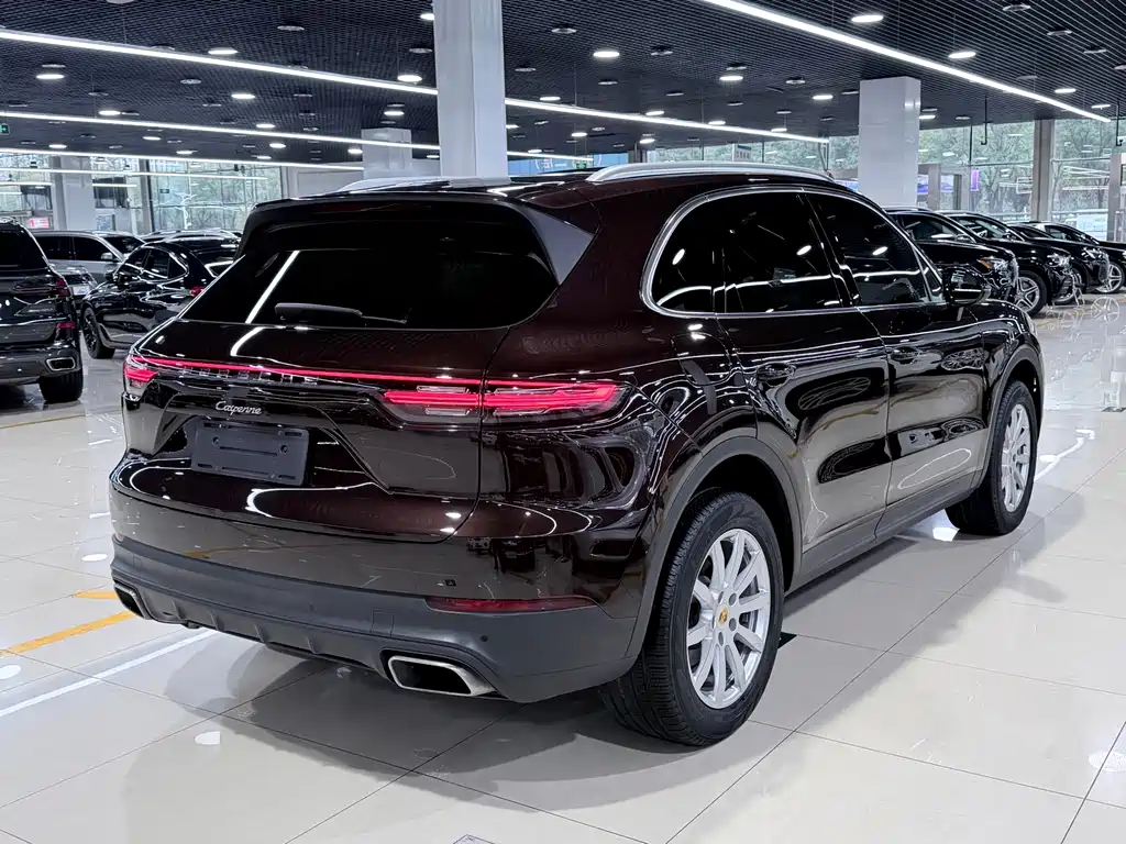 Porsche Cayenne — миниатюра 22