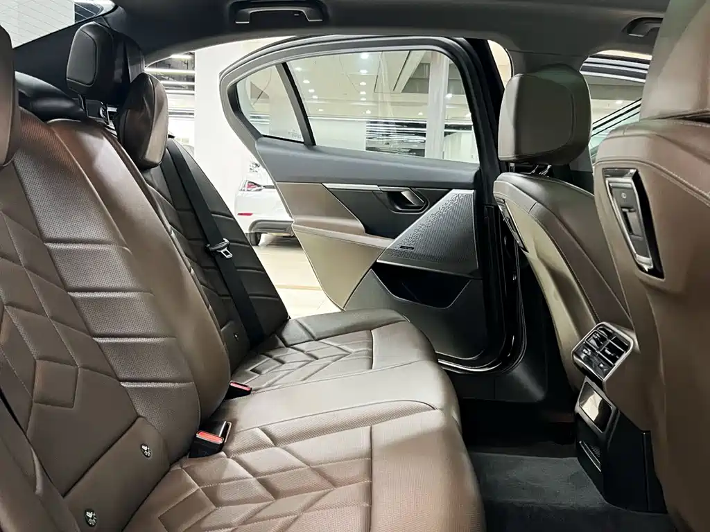 BMW 5 Series 5 2024 530Li Lead M Sport