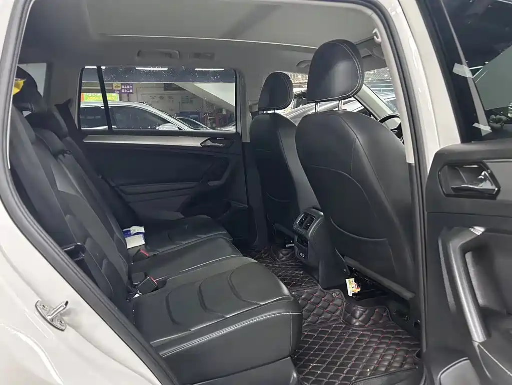 Volkswagen Tiguan L — миниатюра 4