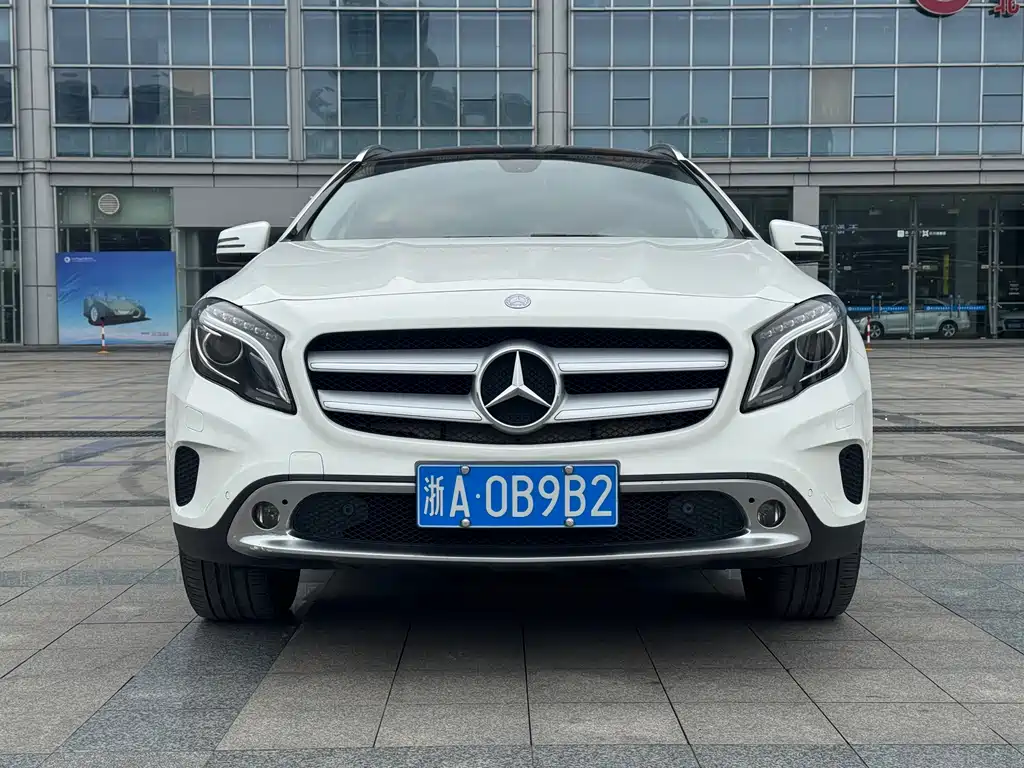 Mercedes-Benz GLA 2015 GLA 220 4MATIC Fashion