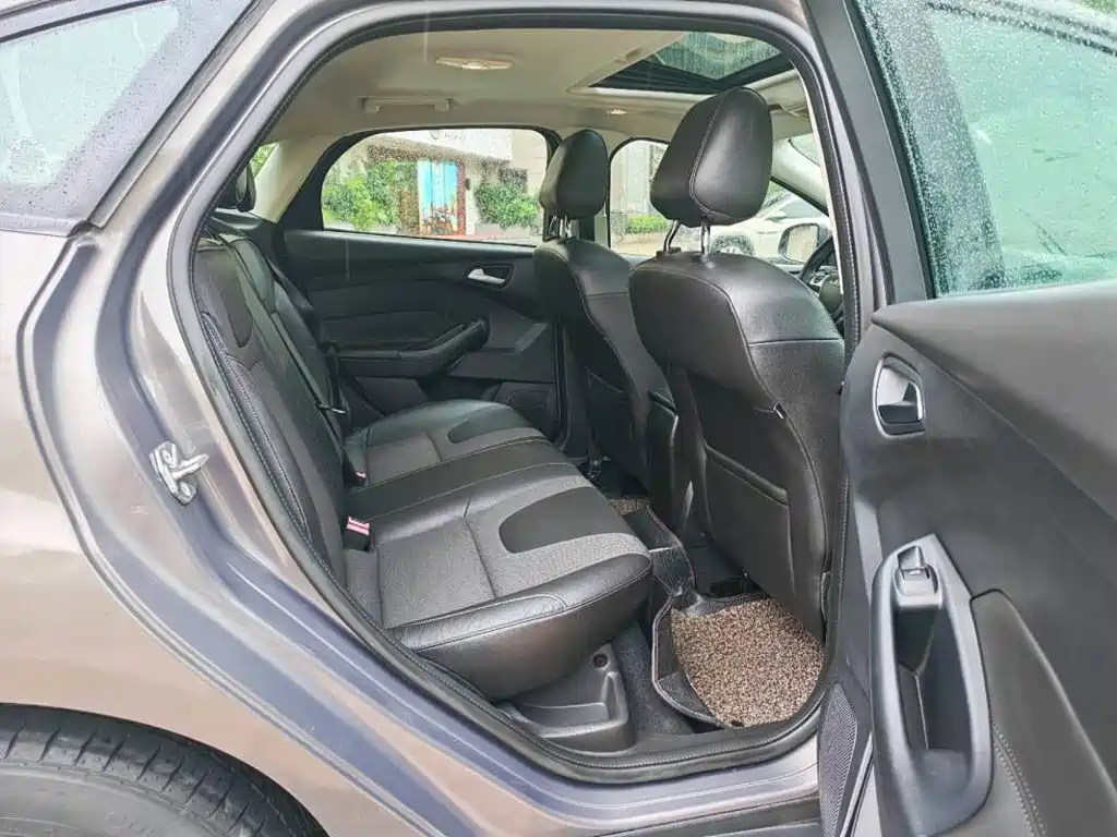 Ford Focus — миниатюра 7