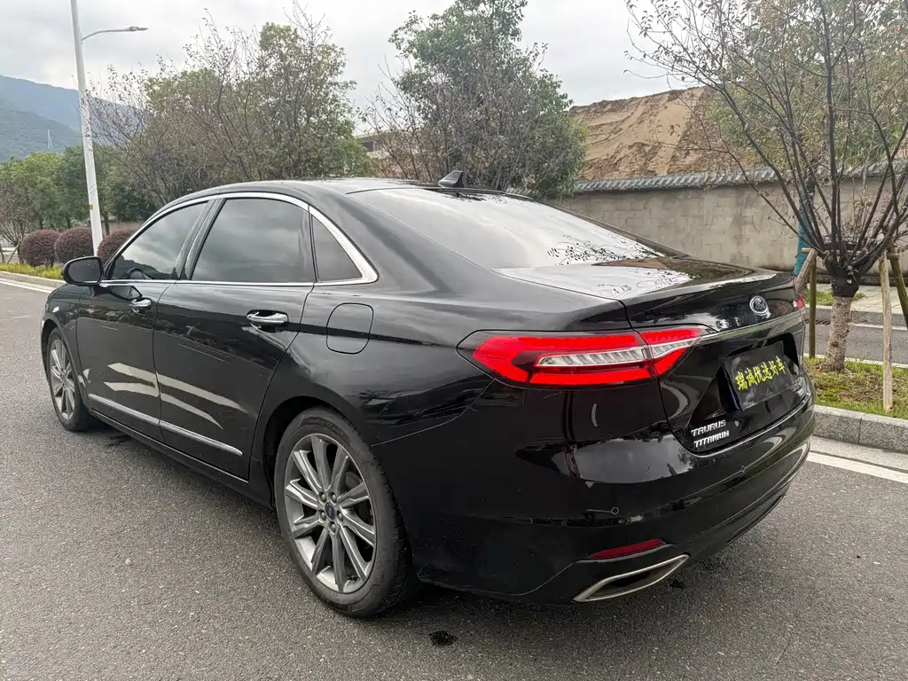 Ford Taurus — миниатюра 18