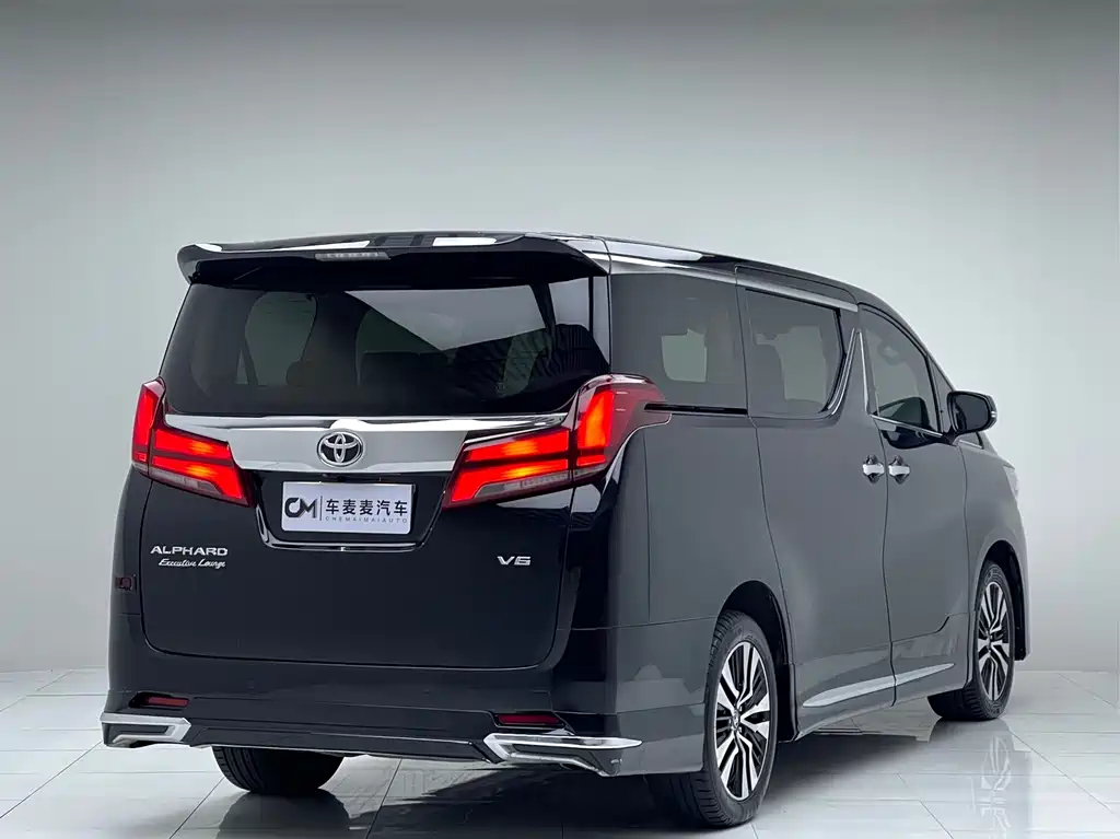 Toyota Alphard — миниатюра 3