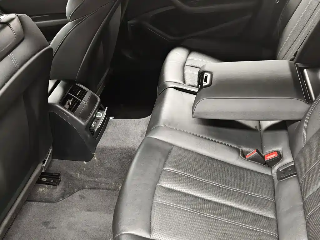 Audi A4L — миниатюра 6
