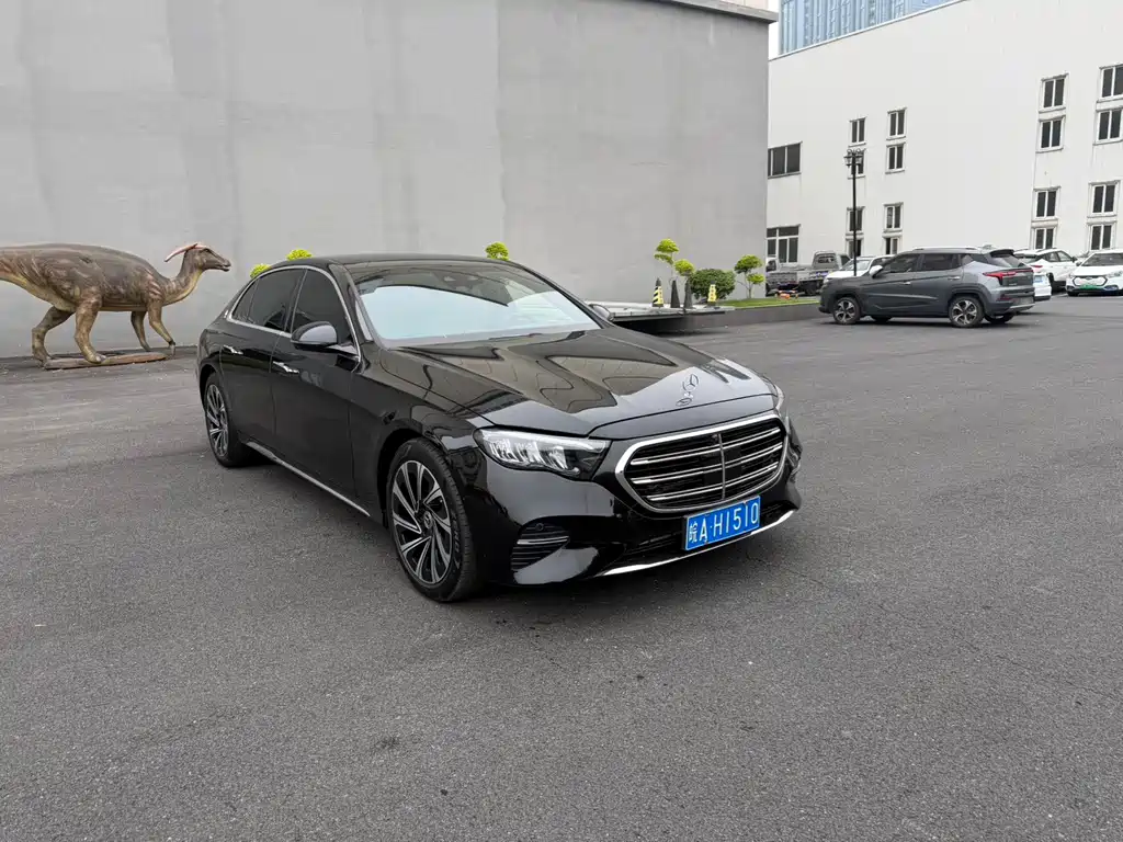 Mercedes-Benz E-Class — миниатюра 3