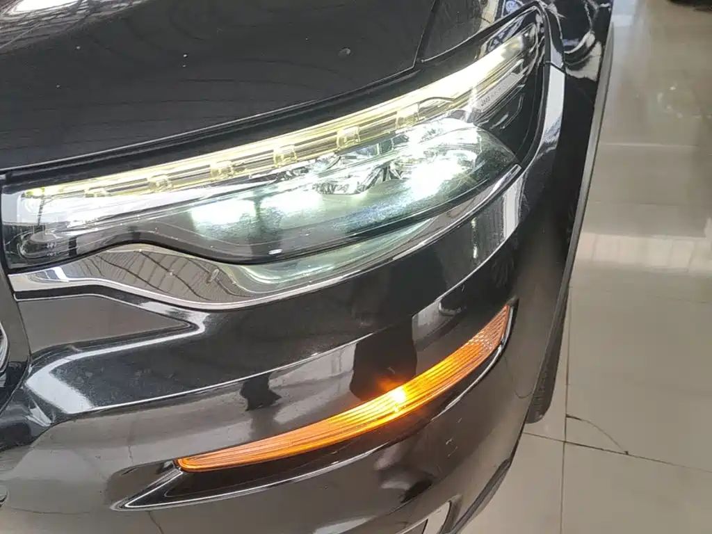 Jeep Grand Commander — миниатюра 24