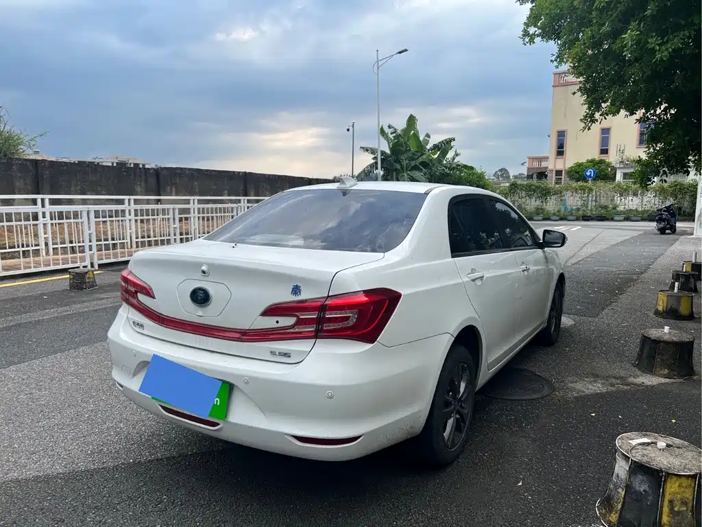 BYD Qin NEV — миниатюра 4