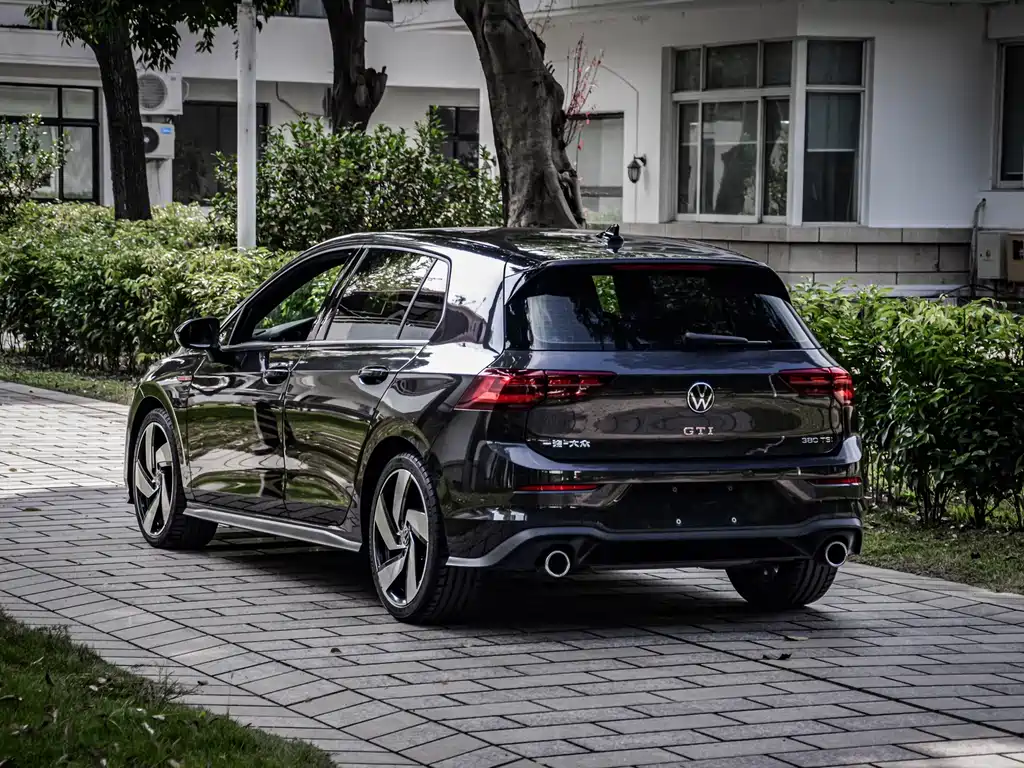 Volkswagen Golf GTI — миниатюра 6