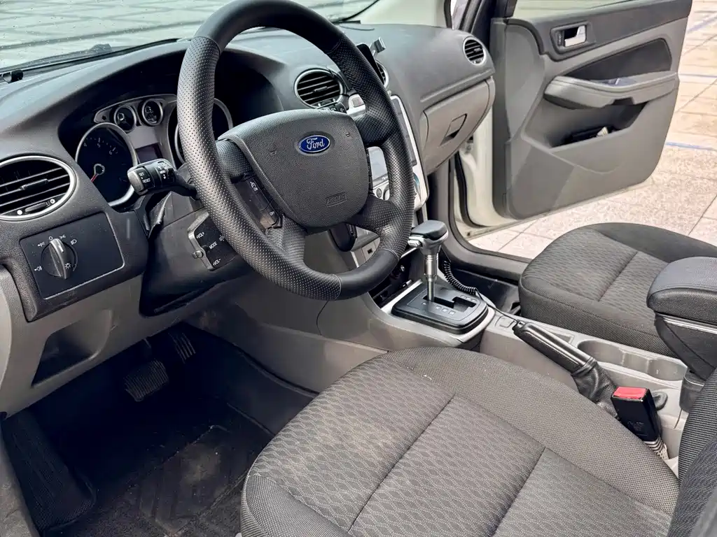 Ford Focus — миниатюра 10