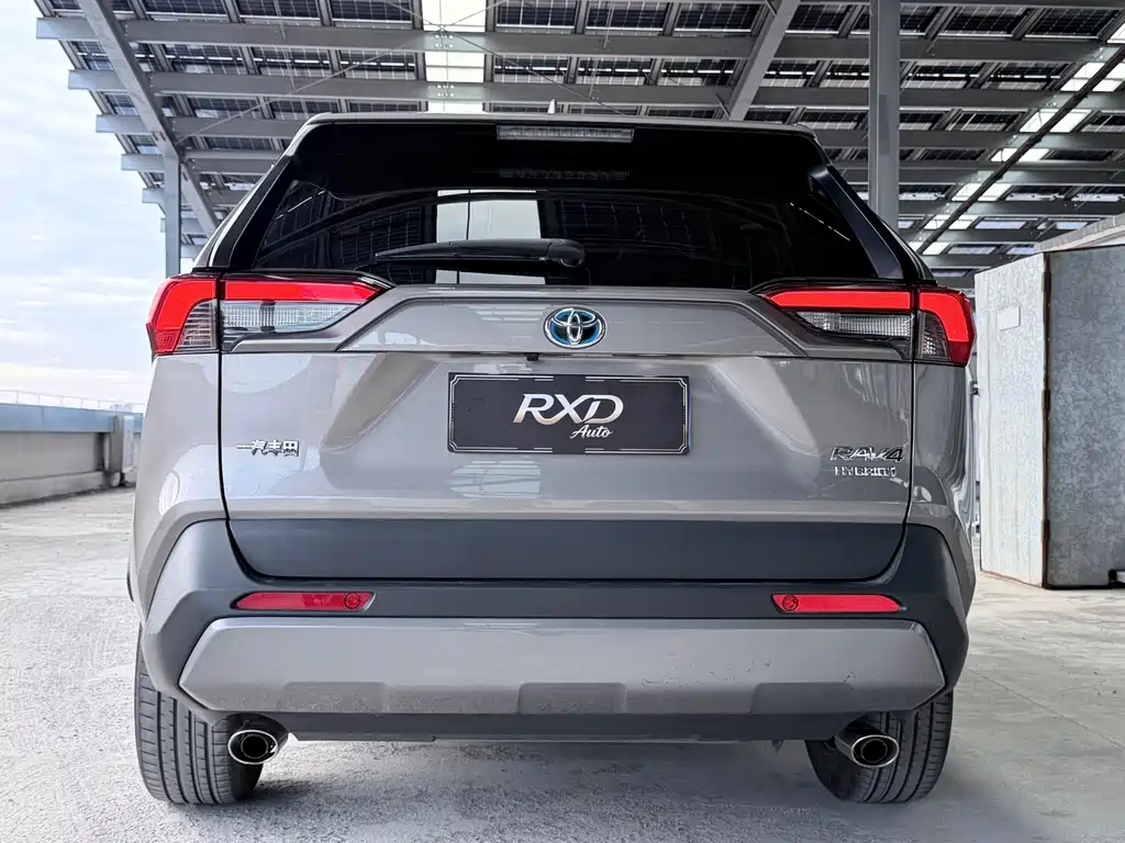 Toyota RAV4 — миниатюра 5
