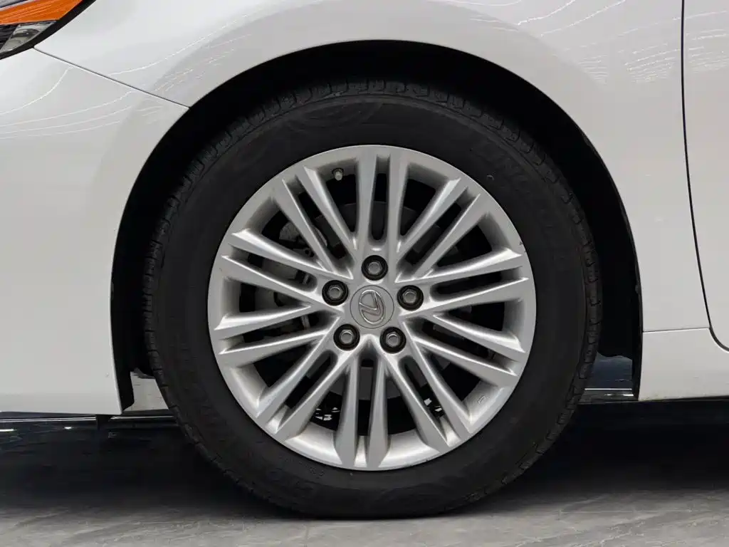 Lexus ES — миниатюра 4