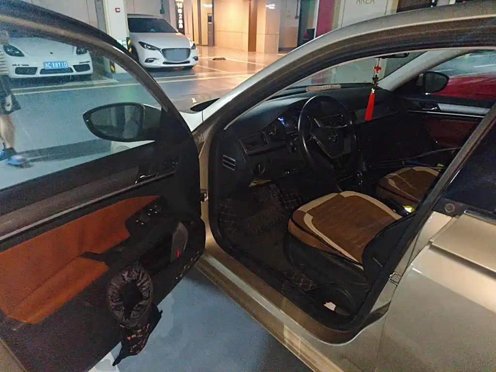 Volkswagen Bora — миниатюра 12