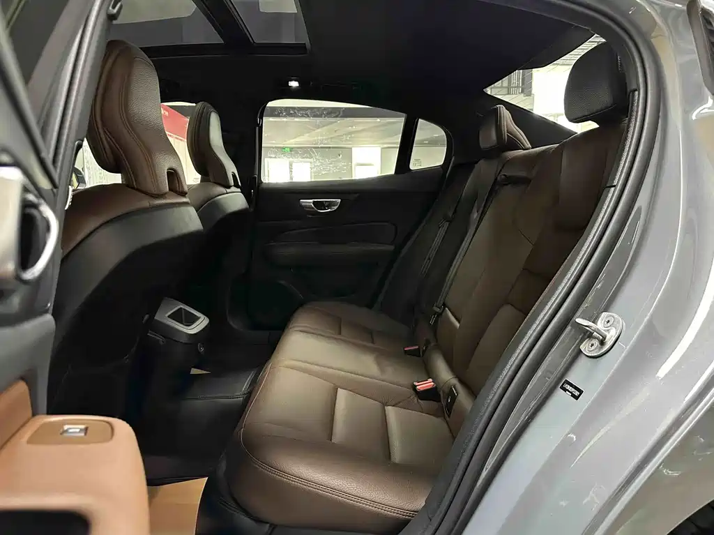 Volvo S60 — миниатюра 11
