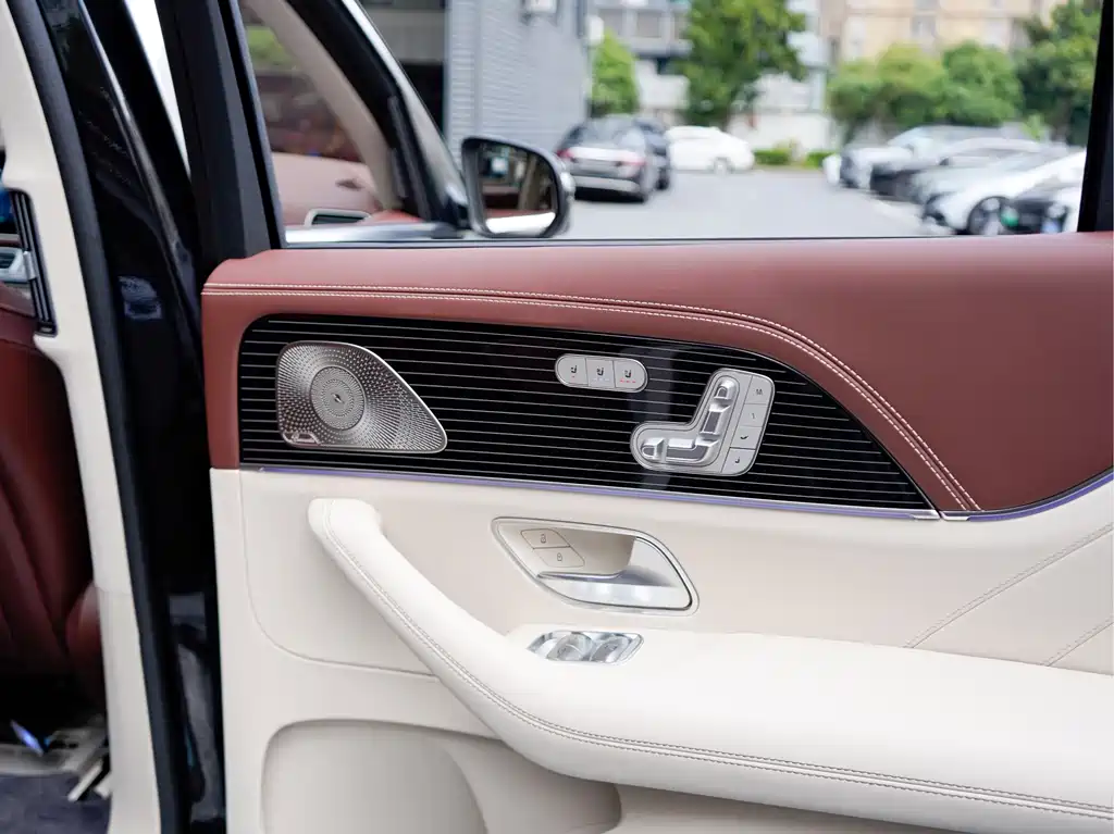 Mercedes-Benz GLS — миниатюра 19