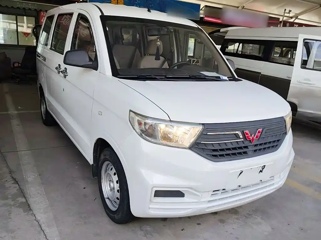 Wuling Hongguang V — миниатюра 4
