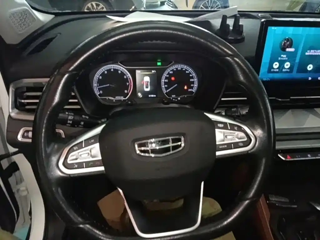 Geely Vision X6 — миниатюра 11