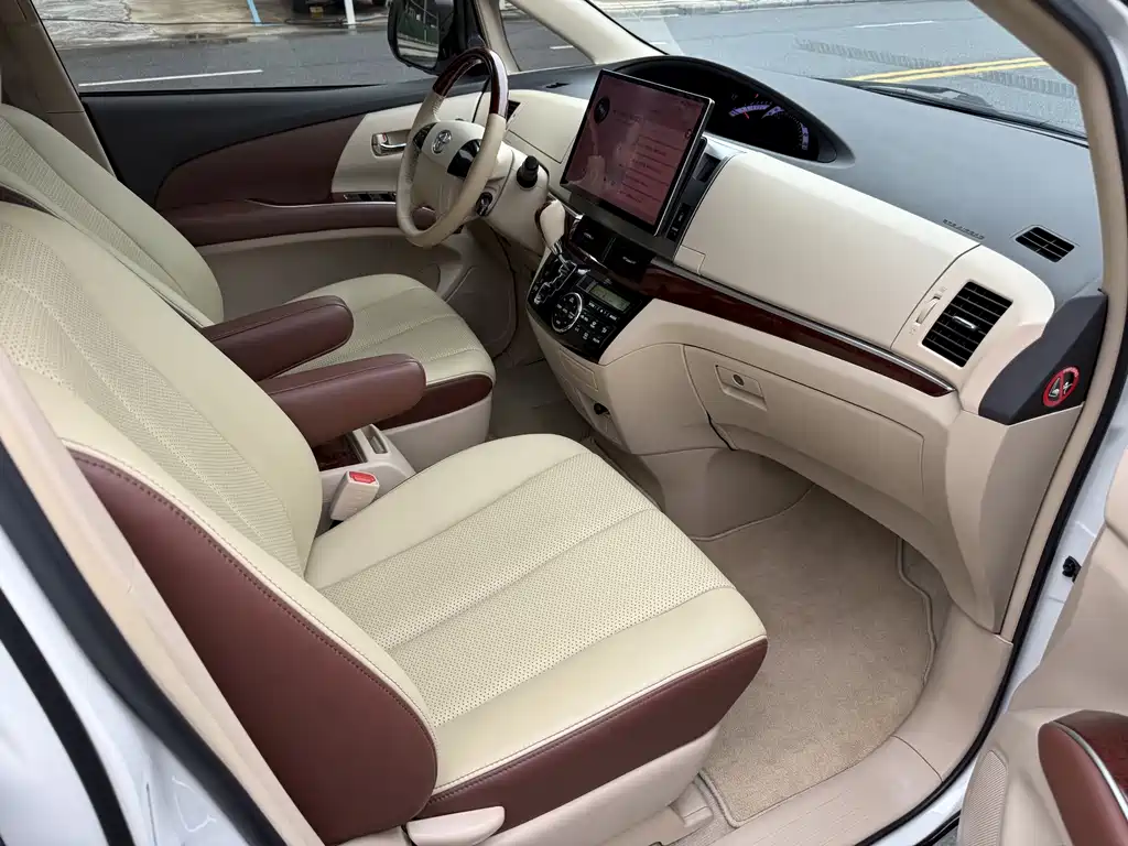 Toyota Previa — миниатюра 8