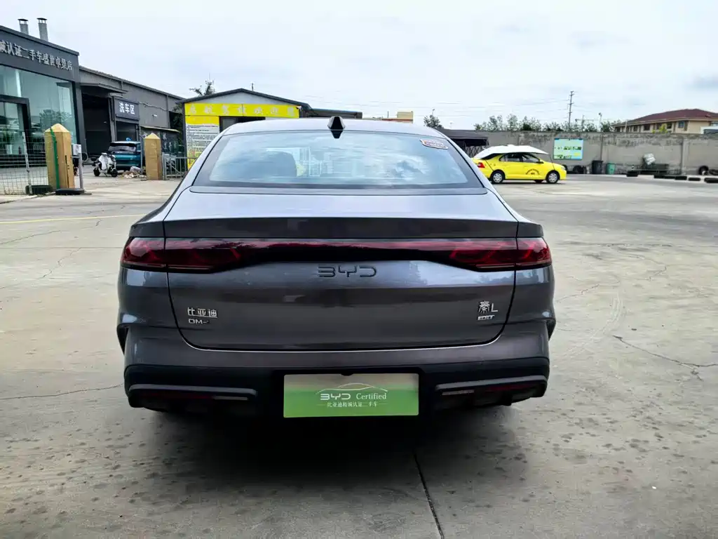 BYD Qin L L 2025 DM-i Smart Drive 120KM