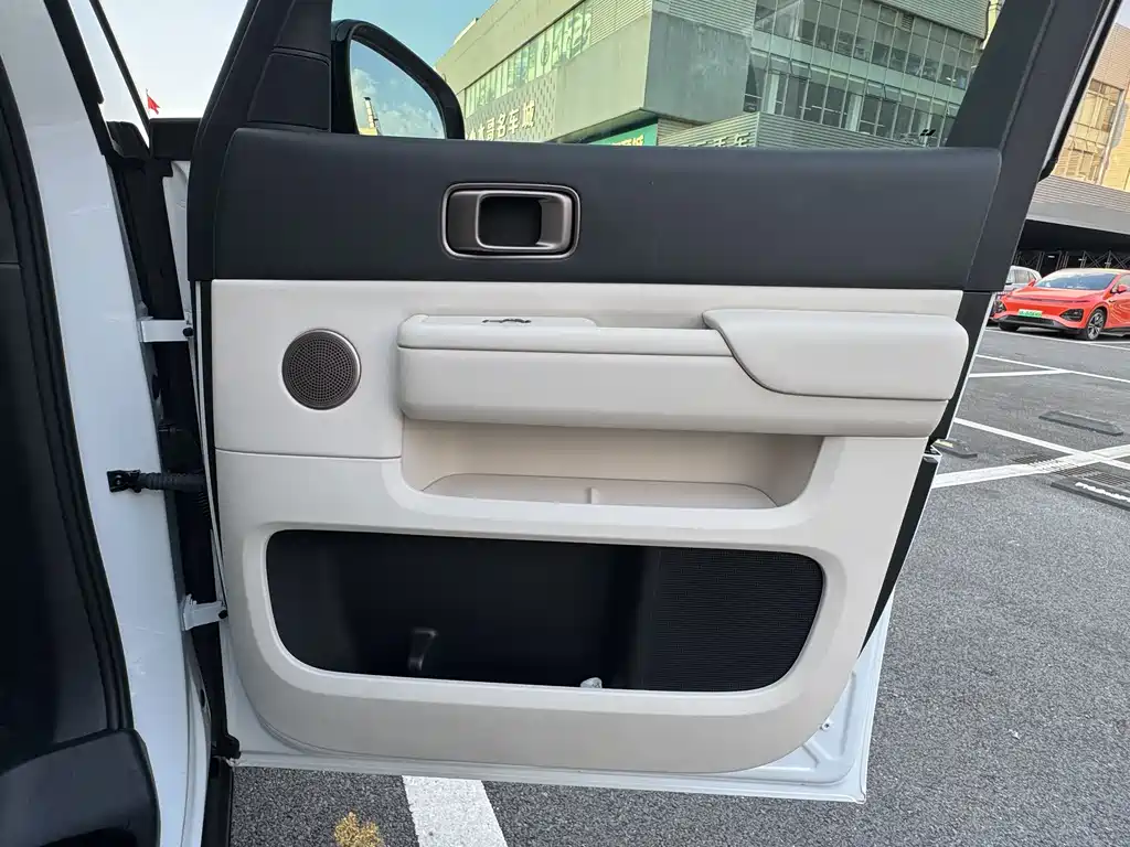 Li Auto Li MEGA — миниатюра 21