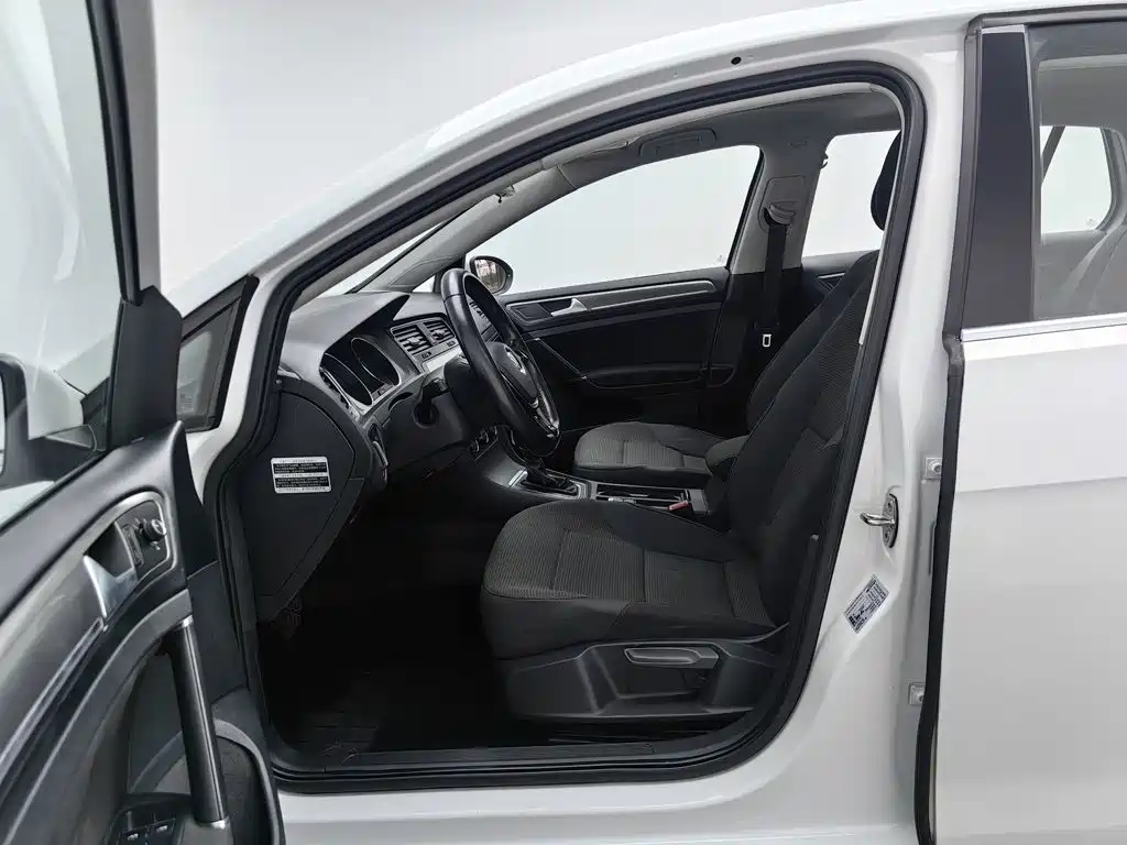 Volkswagen Golf — миниатюра 10