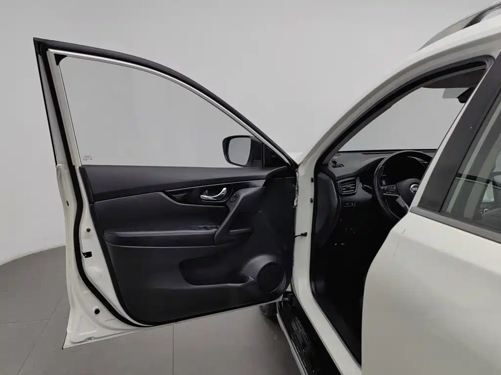 Nissan X-Trail — миниатюра 8