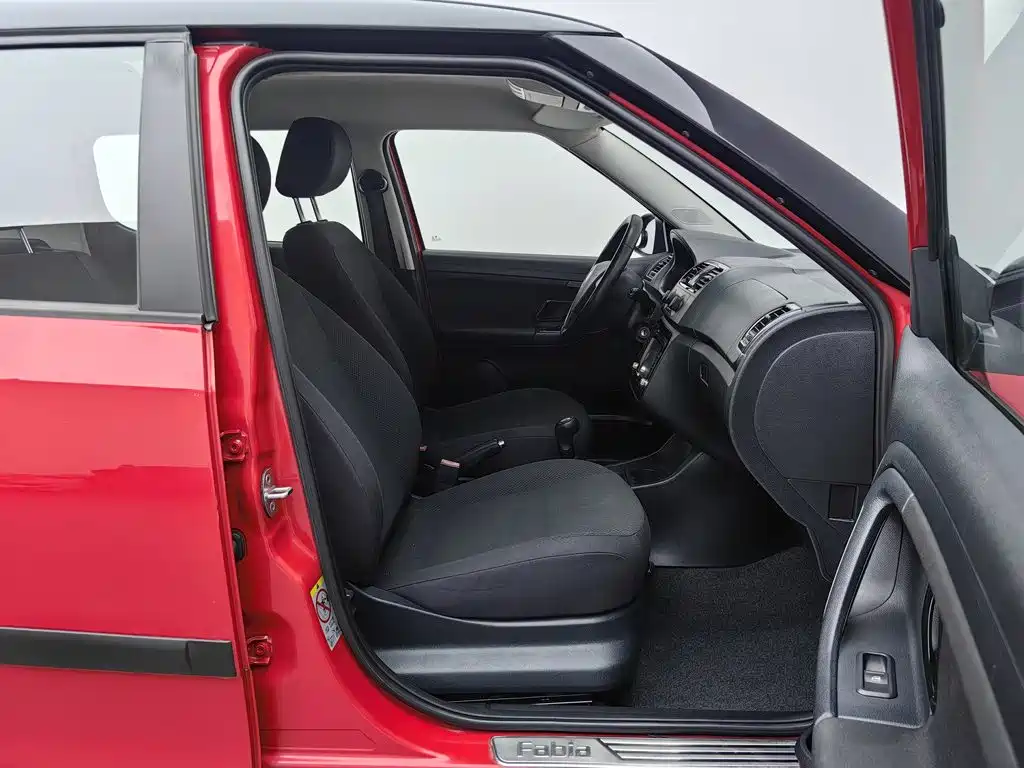 Skoda Fabia — миниатюра 23