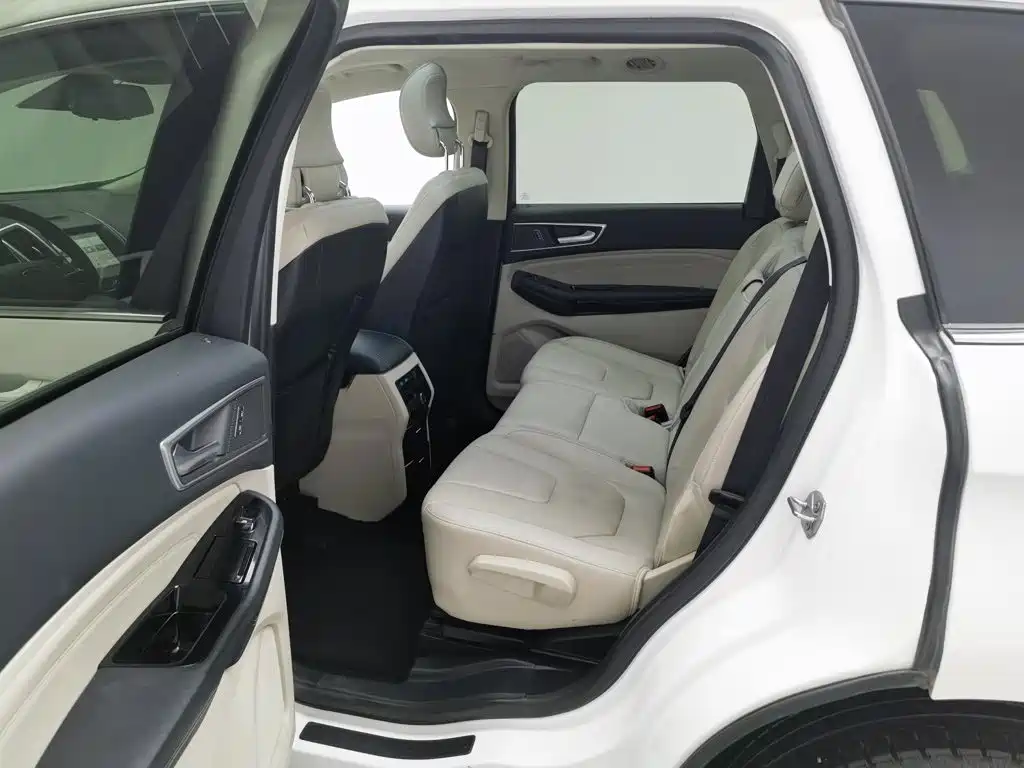 Ford Edge — миниатюра 15
