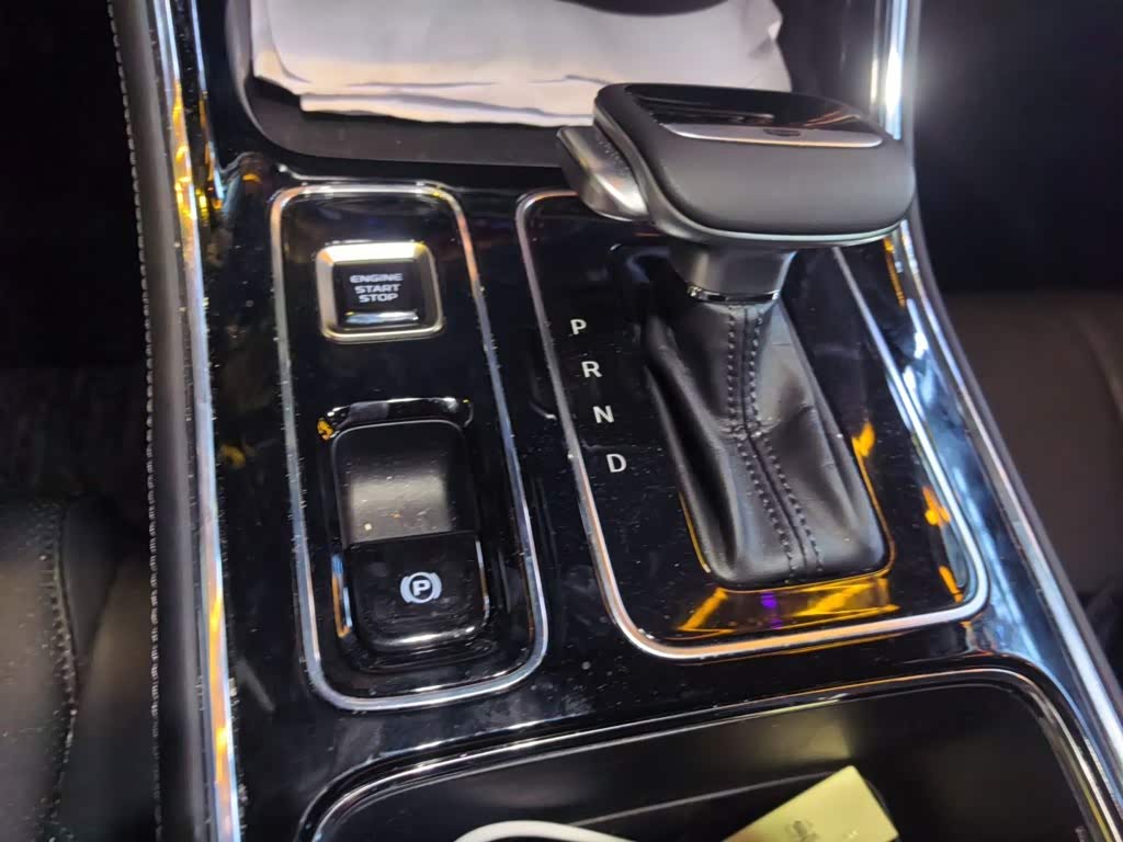 Geely Emgrand 1.5 л 2026 г. Белый, пробег 6400 км