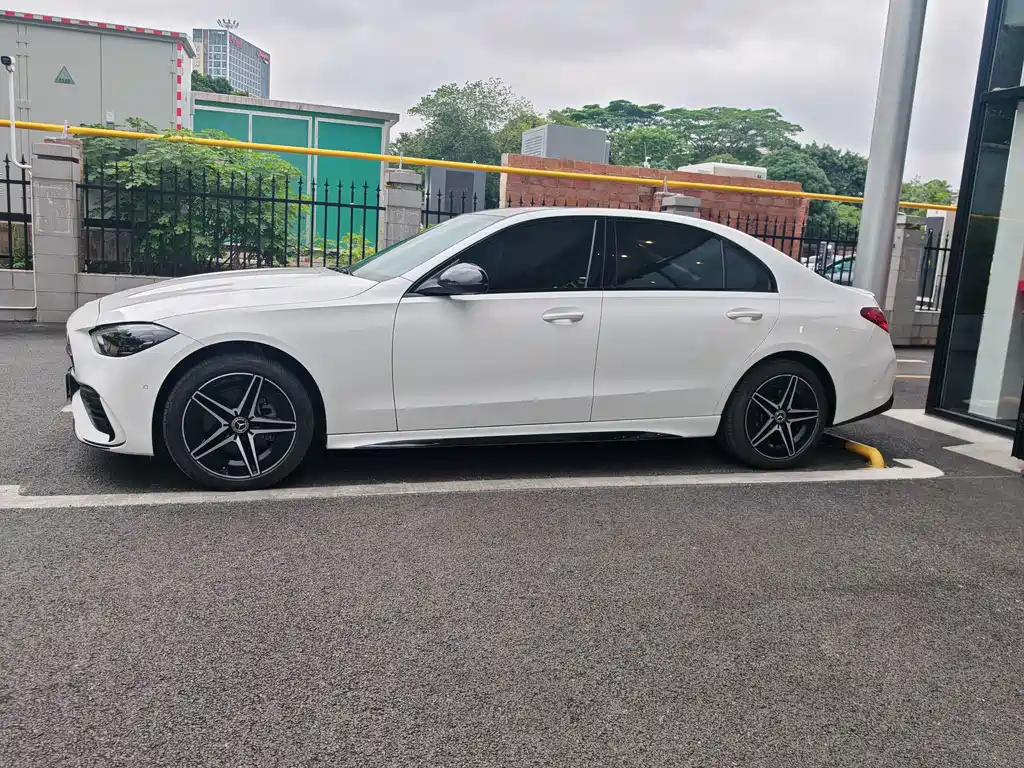 Mercedes-Benz C-Class — миниатюра 4