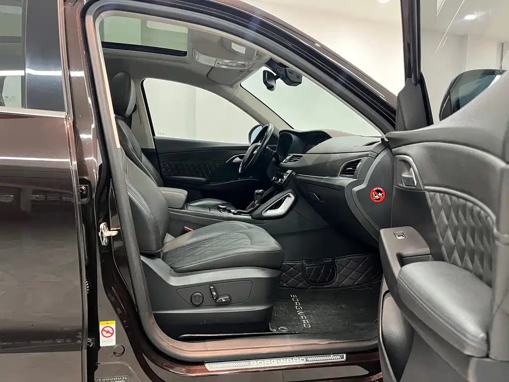 Borgward BX7 — миниатюра 25