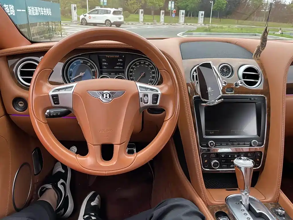 Bentley Continental 4.0T GT V8, фото 13