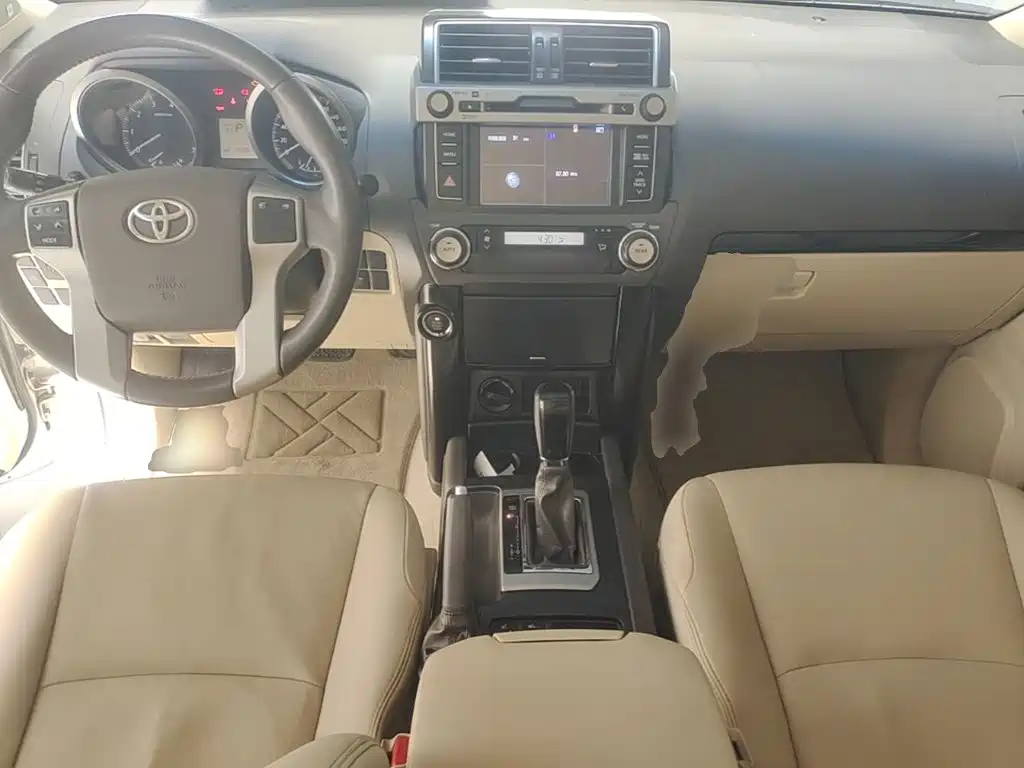 Toyota Land Cruiser Prado 2016 2.7L AT Luxury