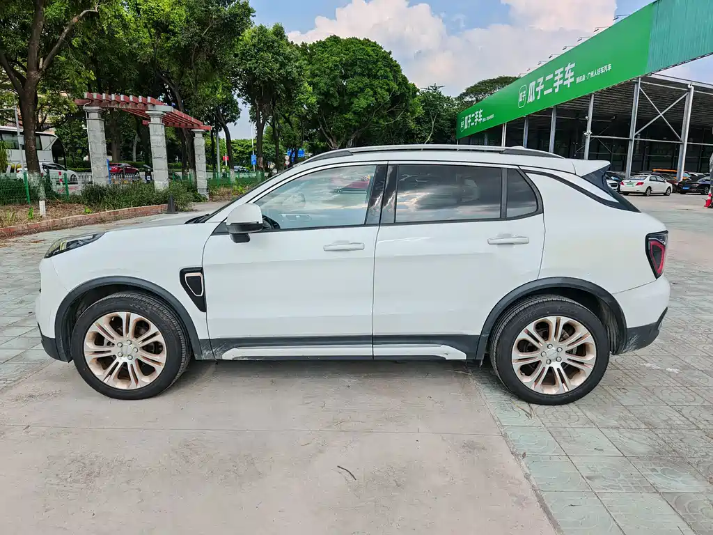 Lynk & Co 01 — миниатюра 4