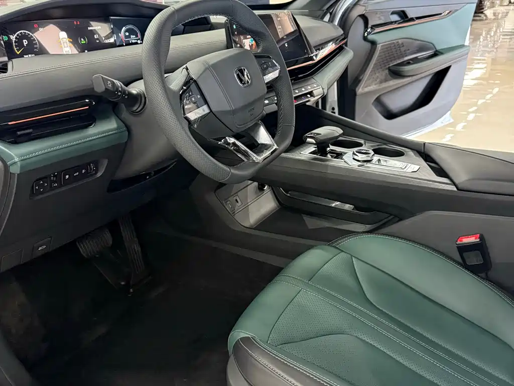 CHANGAN UNI V SMART IDD