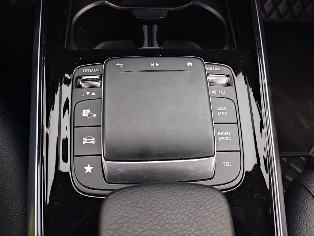 Mercedes-Benz GLB — миниатюра 13