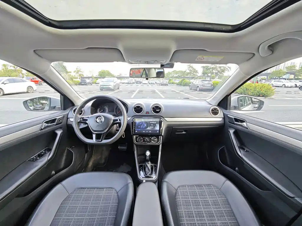 Volkswagen Jetta — миниатюра 9